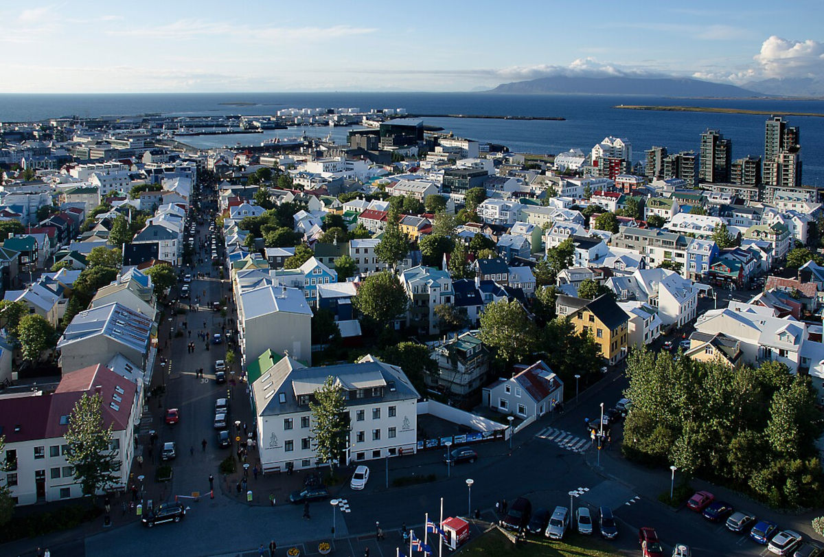 Evrópsk lög um neytendalán tilgreina nauðsyn þess að neytendum séu veittar allar upplýsingar sem máli skipta og að þeir skilji heildarumfang þeirra fjárhagslegu skuldbindinga sem lánssamningar fela í sér. Evrópsk lög um neytendalán tilgreina nauðsyn þess að neytendum séu veittar allar upplýsingar sem máli skipta og að þeir skilji heildarumfang þeirra fjárhagslegu skuldbindinga sem lánssamningar fela í sér.