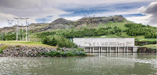 Hvað segir meirihluti utanríkismálanefndar um auðlindir Íslands í aðdraganda þjóðaratkvæðagreiðslu um framhald viðræðna við ESB?